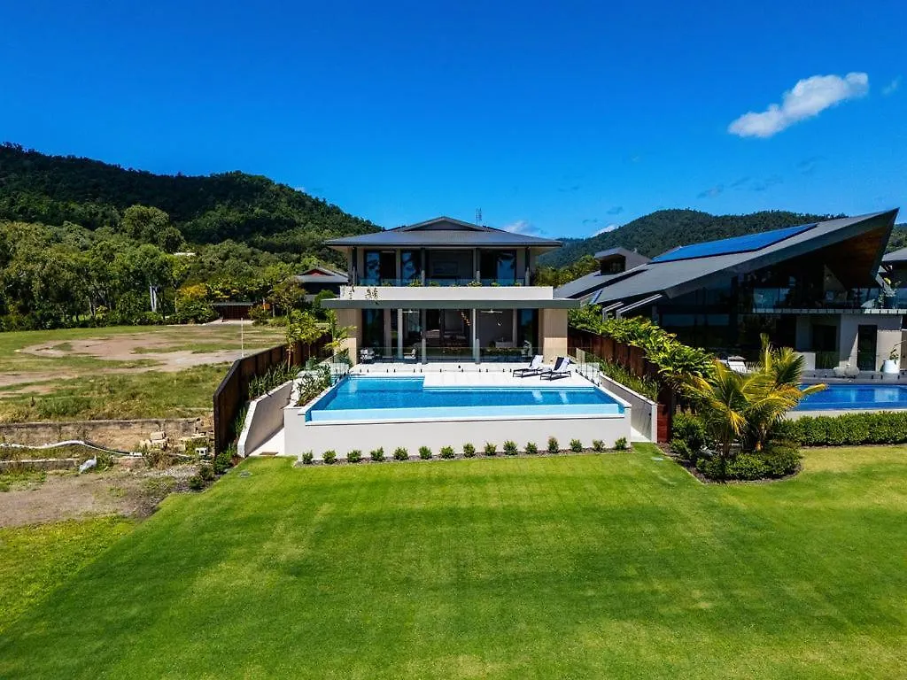 Jasper Villa Airlie Beach Australia