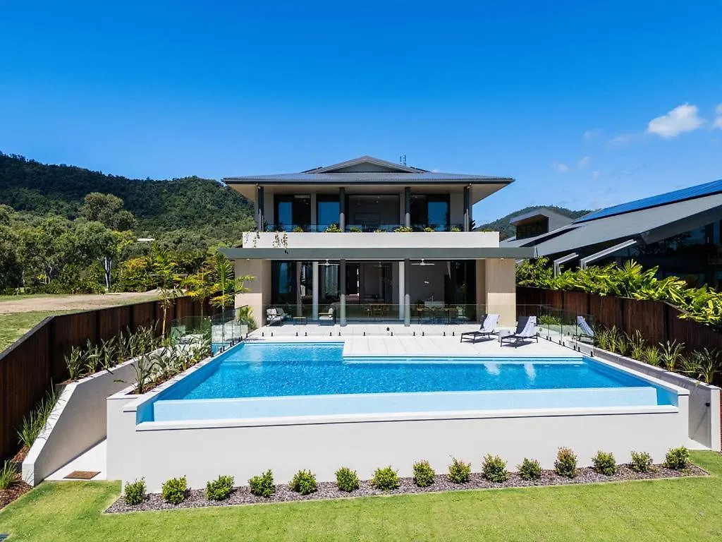 Jasper Villa Airlie Beach